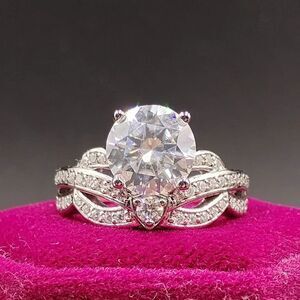 Certified 3.55 carat VVS1 Full Moissanite Luxury Wedding Engagement Ring